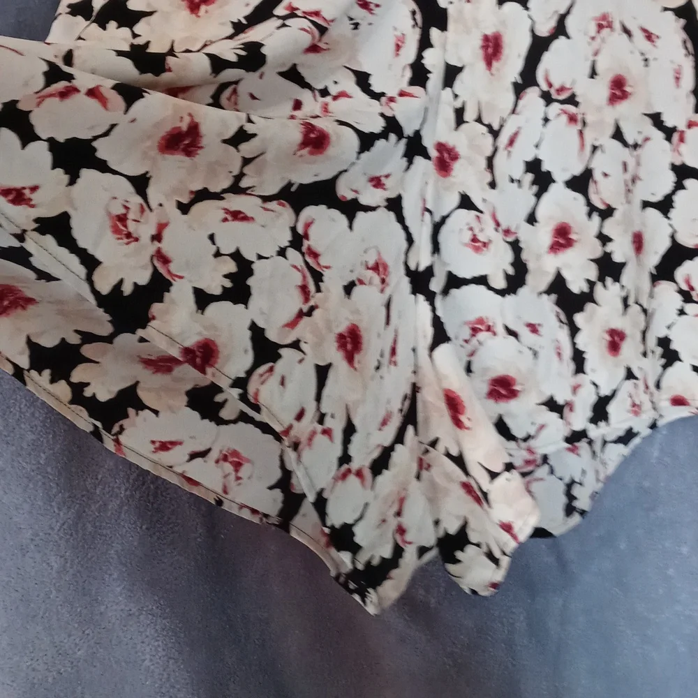 Express Floral Jumper/Romper - Picture 5 of 8